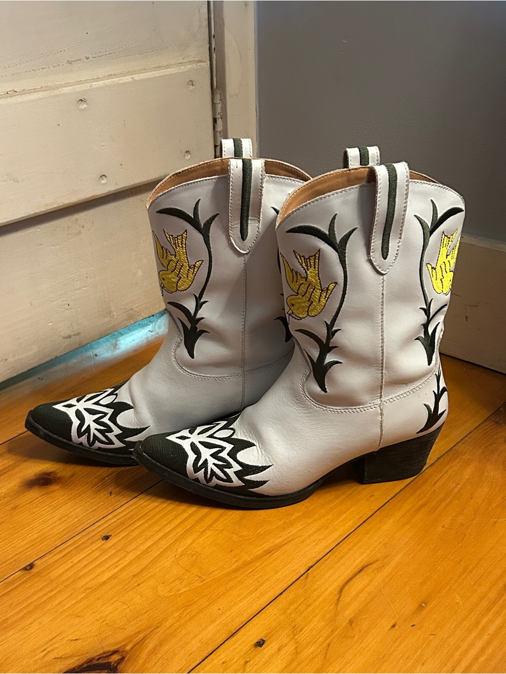dingo Cowboy Cowgirl Boots Bird and Green vines - Picture 2 of 8